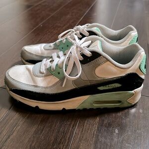 Nike Air Max 90 in Gray and Teal - 7Y